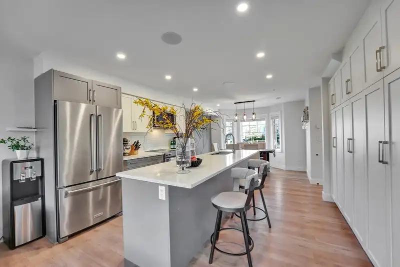 3 2338 KELLY AVENUE - photo 1 of 40
