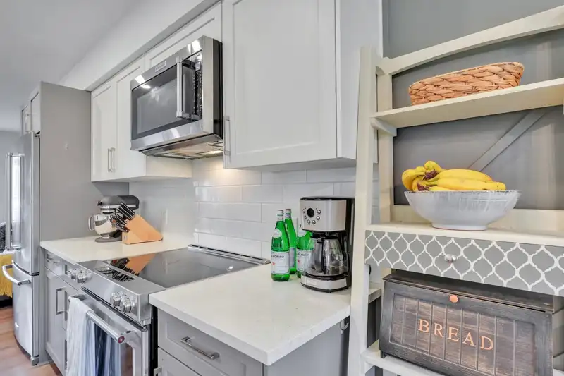 3 2338 KELLY AVENUE - photo 2 of 40