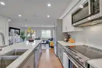 3 2338 KELLY AVENUE - thumbnail 13