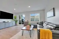 3 2338 KELLY AVENUE - thumbnail 18