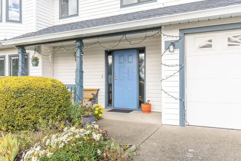 31129 GARDNER AVENUE - photo 4 of 38