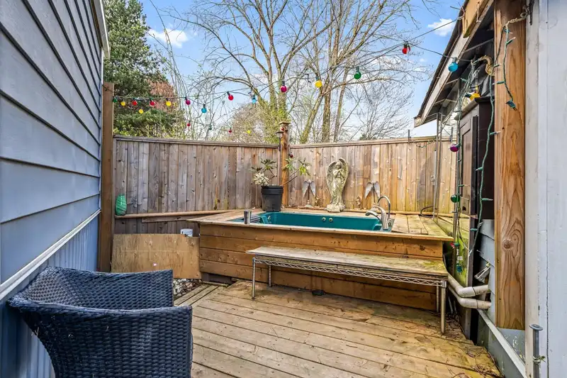 31 145 KING EDWARD STREET - photo 3 of 27