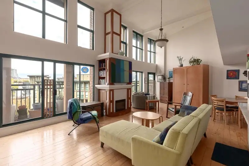 607 22 E CORDOVA STREET - photo 3 of 40