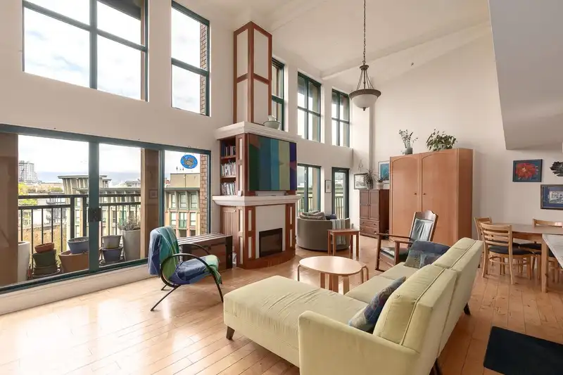 607 22 E CORDOVA STREET - photo 4 of 40
