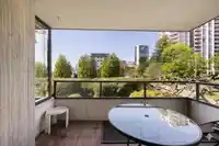 302 1480 DUCHESS AVENUE - thumbnail 16