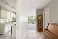 302 1480 DUCHESS AVENUE - thumbnail 3