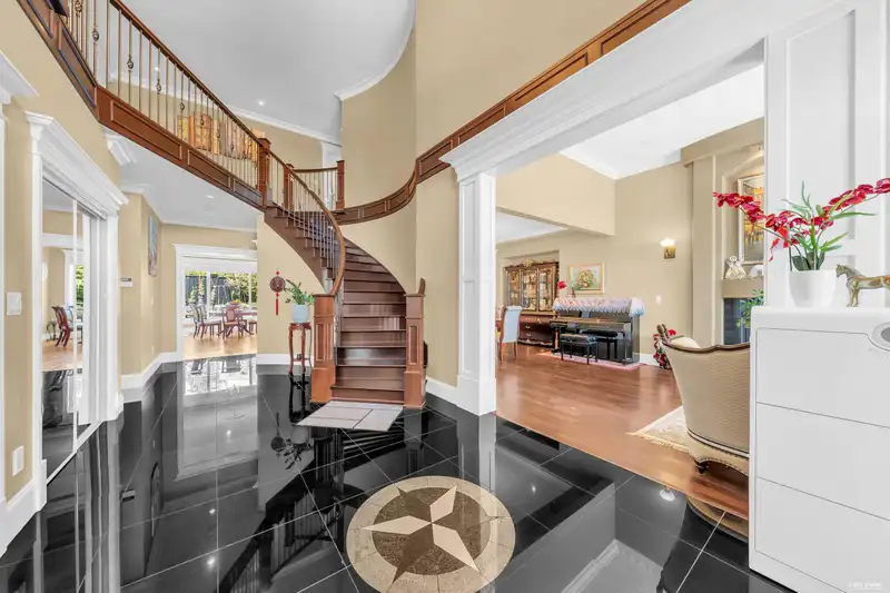 717 SHAW AVENUE - photo 2 of 40