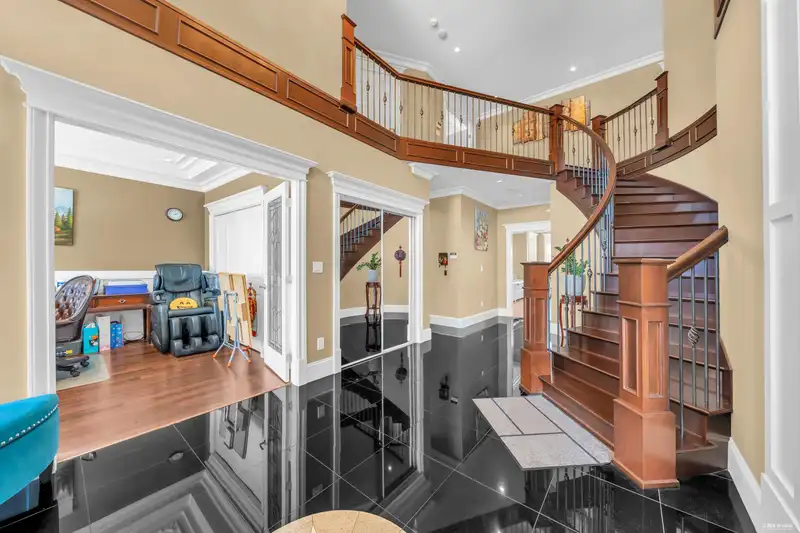 717 SHAW AVENUE - photo 3 of 40