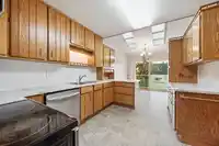 9 3054 TRAFALGAR STREET - thumbnail 3