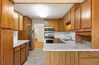 9 3054 TRAFALGAR STREET - thumbnail 5