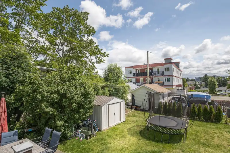 3826 GLENDALE STREET - photo 4 of 16