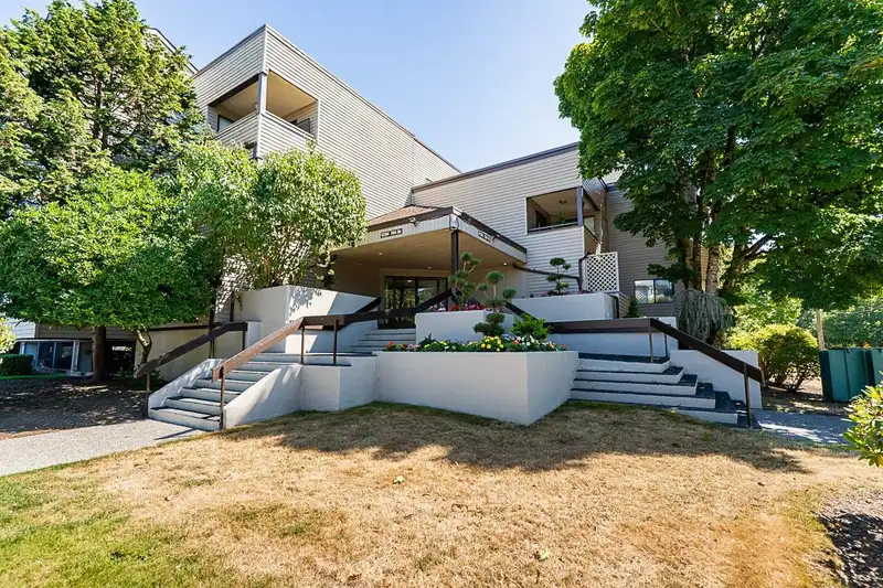 112 5294 204TH STREET - photo 1 of 34