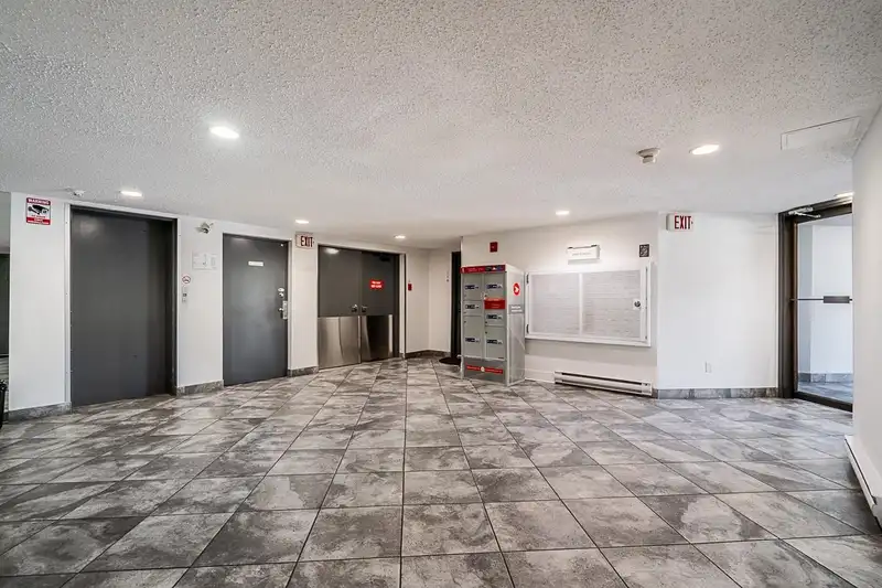112 5294 204TH STREET - photo 3 of 34