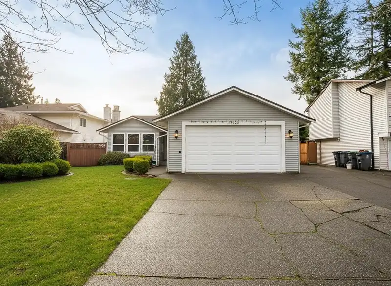13032 61 AVENUE - photo 1 of 12