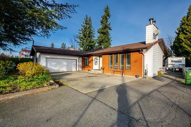 32067 TIMS AVENUE - photo 2 of 38