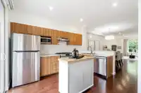 8 100 KLAHANIE DRIVE - thumbnail 12