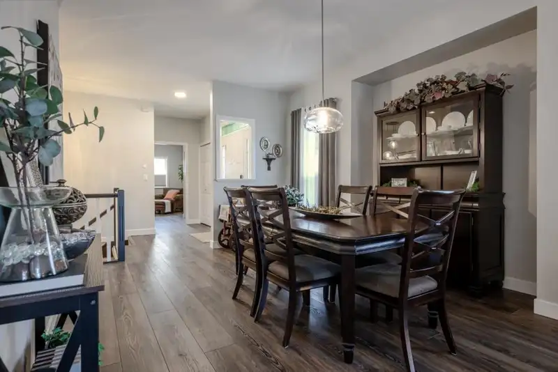 3 34159 FRASER STREET - photo 4 of 40