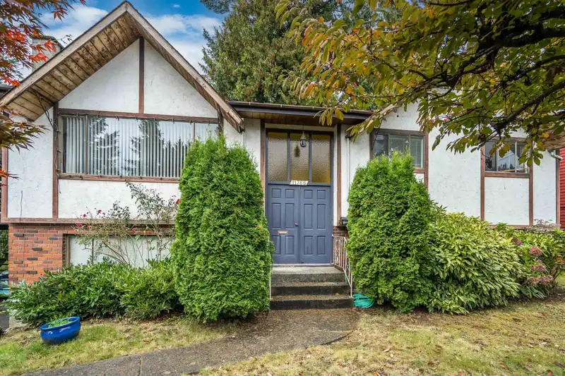 11766 KERR BAY - photo 4 of 40