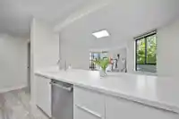 215 1080 PACIFIC STREET - thumbnail 10