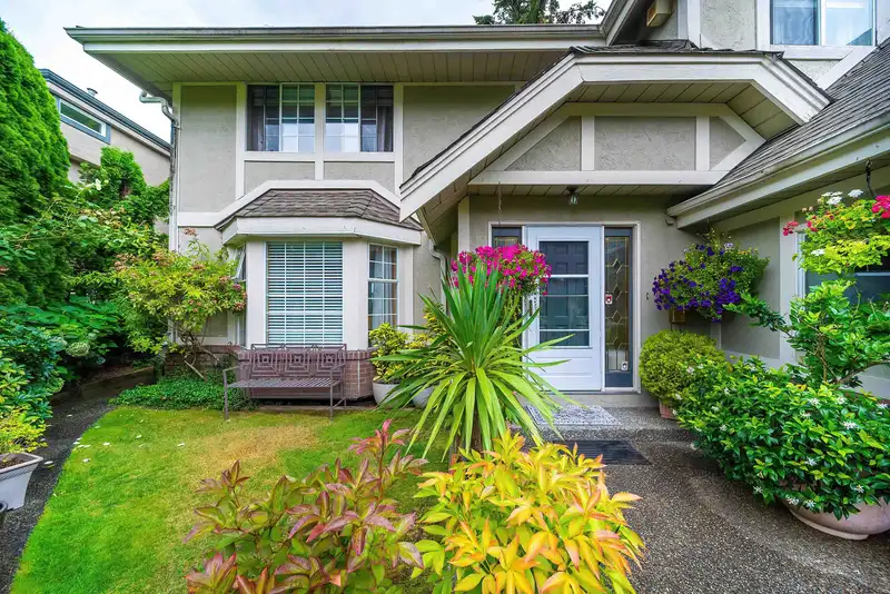 5343 MONTE BRE CRESCENT - photo 2 of 24