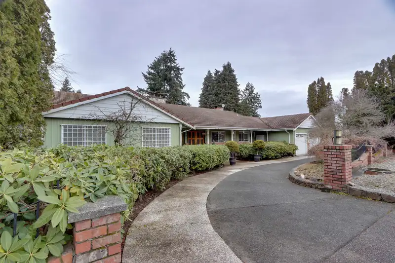 8850 DELVISTA DRIVE - photo 1 of 33