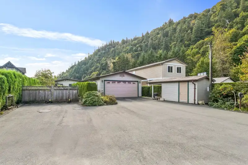 35042 SWARD ROAD - photo 2 of 40