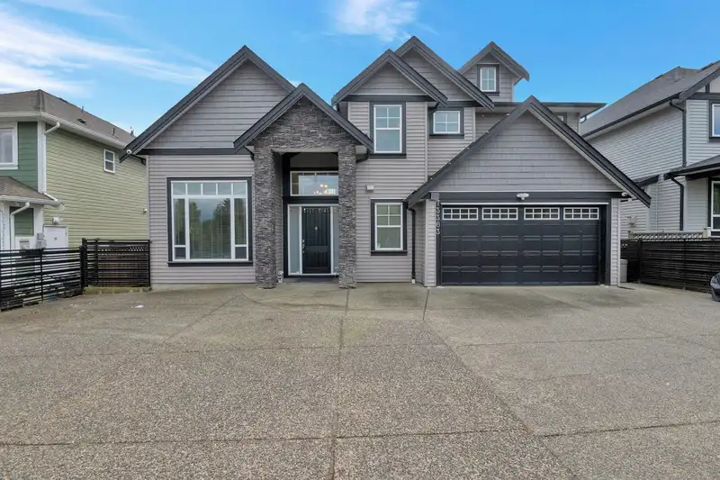 7 3363 HORN STREET - photo 2 of 39