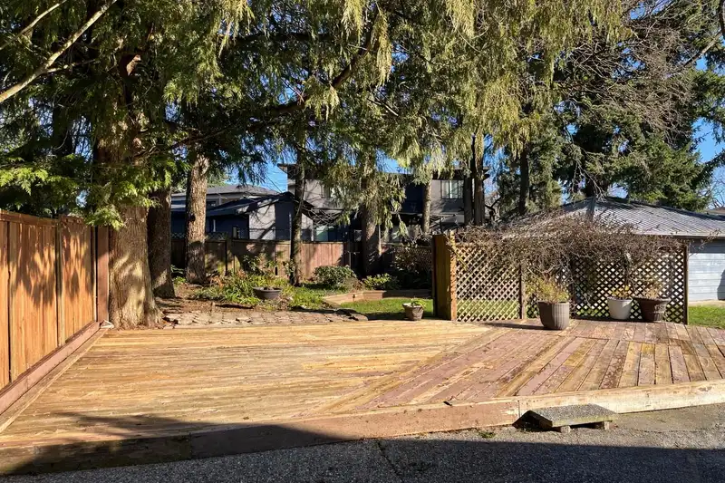 7594 118 STREET - photo 2 of 16