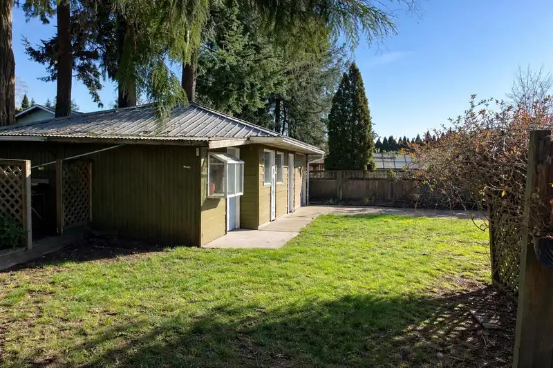 7594 118 STREET - photo 3 of 16