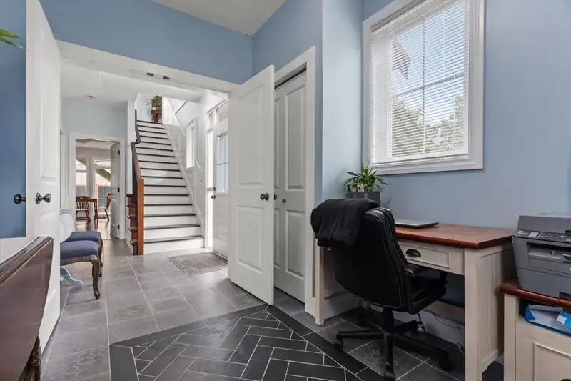 3 45219 NICOMEN CRESCENT - photo 4 of 38