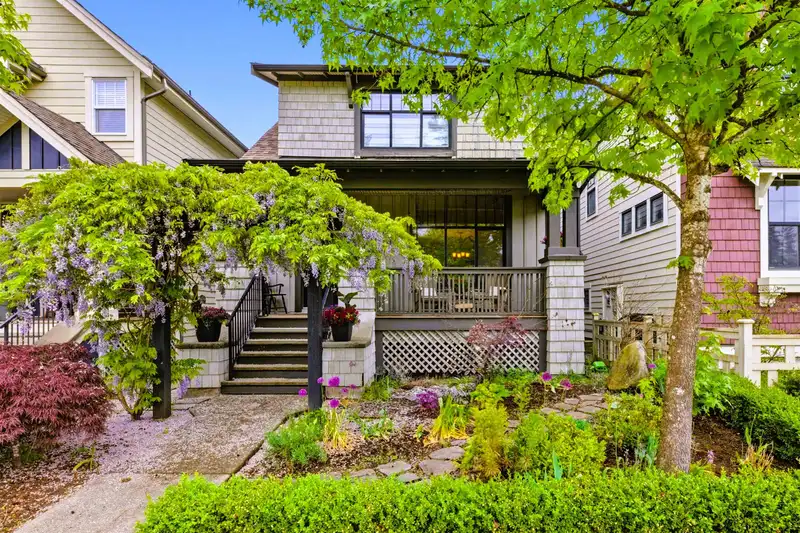 9352 SINGH STREET - photo 1 of 37