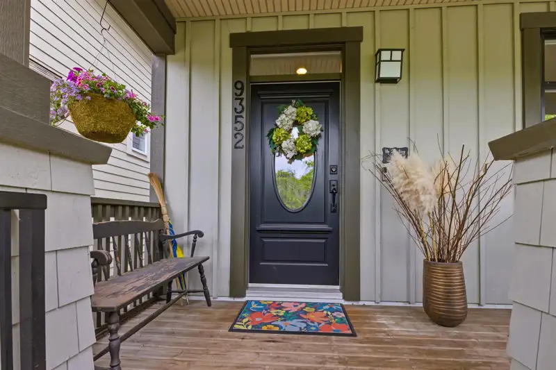 9352 SINGH STREET - photo 2 of 37