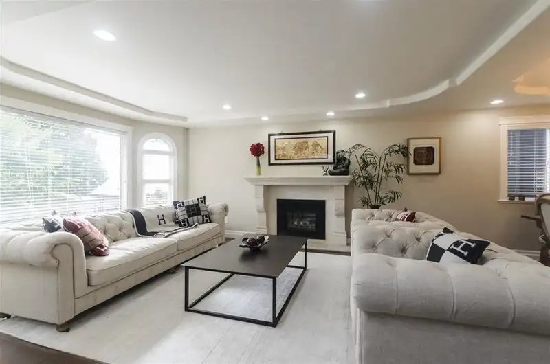 183 N HOWARD AVENUE - photo 1 of 18