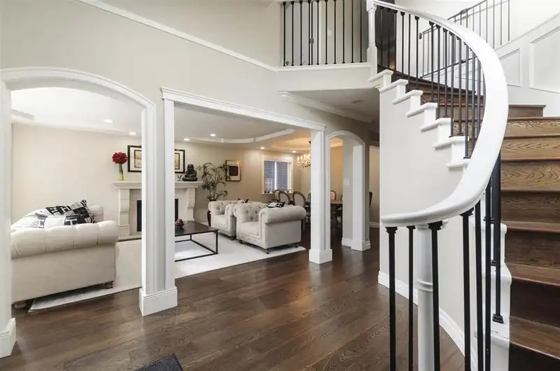183 N HOWARD AVENUE - photo 3 of 18