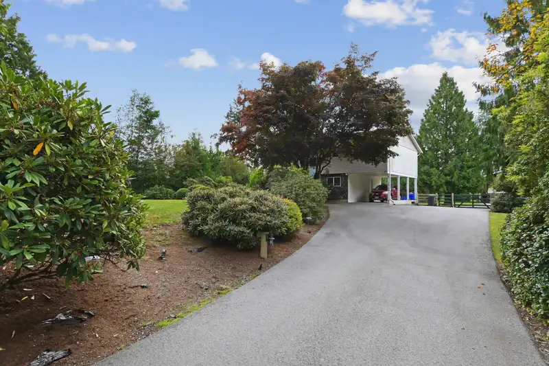 24284 46A AVENUE - photo 2 of 21