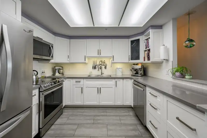 1503 13353 108 AVENUE - photo 2 of 40