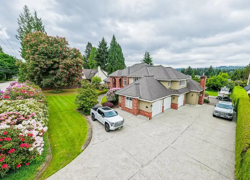 7976 GOVERNMENT ROAD - photo 3 of 40