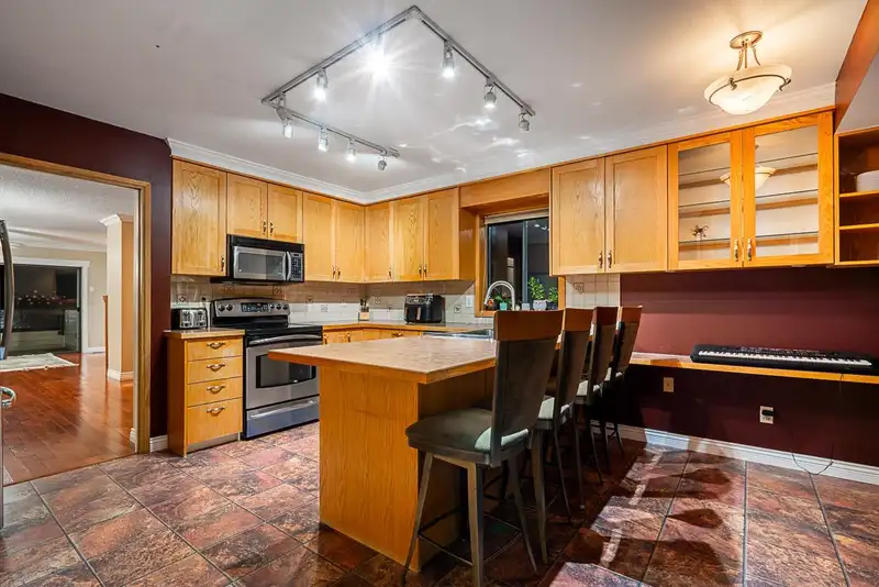 949 LYNWOOD AVENUE - photo 2 of 29