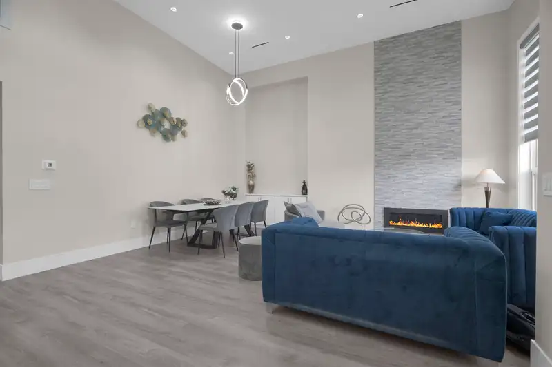 11467 76A AVENUE - photo 4 of 37