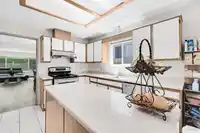 8607 SELKIRK STREET - thumbnail 10