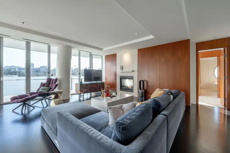 306 1560 HOMER MEWS - photo 4 of 33