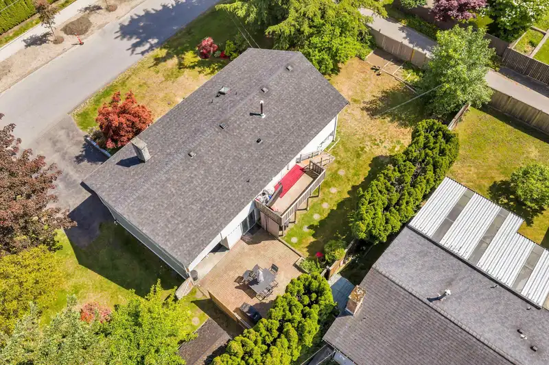 740 TOWNLEY STREET - photo 2 of 40