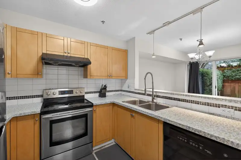 18 7128 STRIDE AVENUE - photo 4 of 19