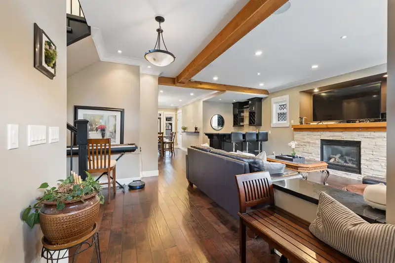 3648 ELGIN ROAD - photo 3 of 40