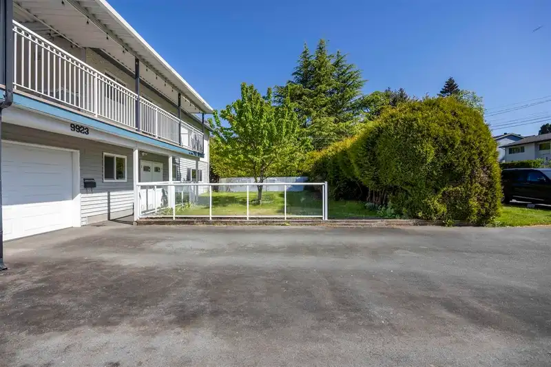 9923 SEMIAHMOO ROAD - photo 2 of 37