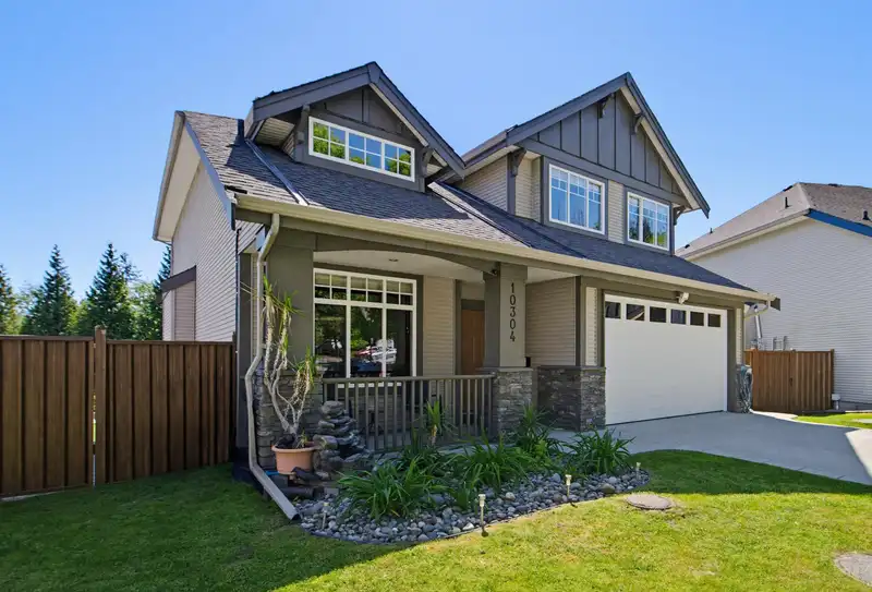 10304 164A STREET - photo 2 of 40