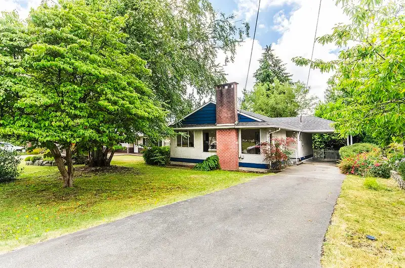 945 CAITHNESS CRESCENT - photo 3 of 27