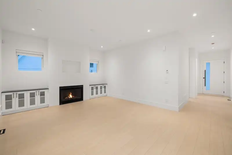 1 35133 CHRISTINA PLACE - photo 4 of 40