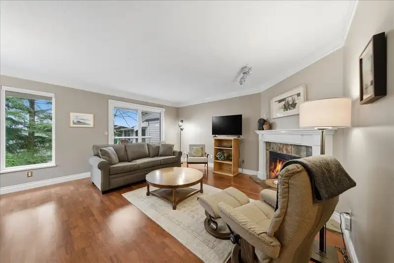 63 181 RAVINE DRIVE - photo 3 of 32