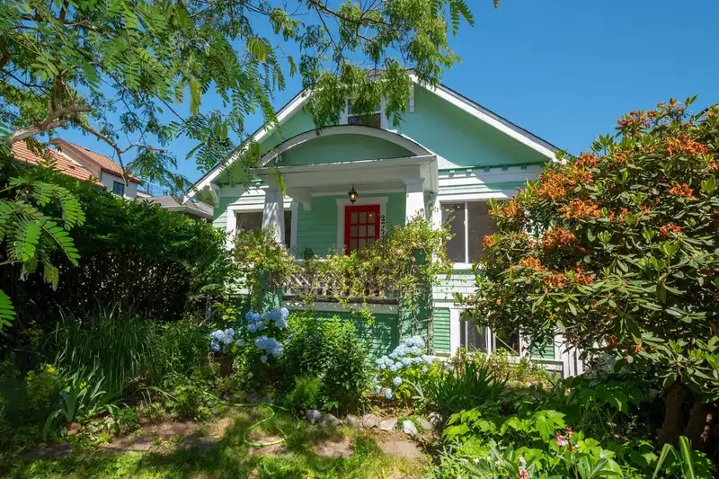 2777 TRINITY STREET - photo 1 of 40
